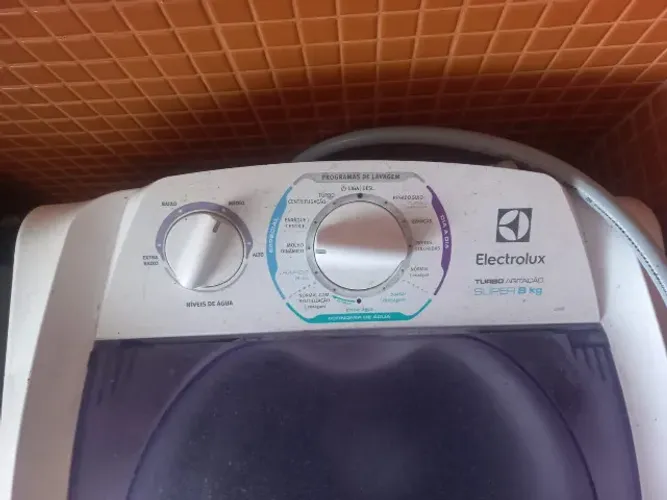 Tanquinho Electrolux LT08E 127V para retirada de peças.