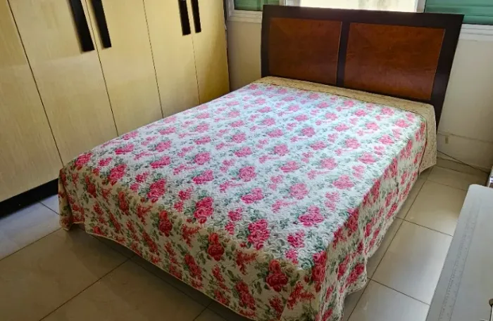 Cama Queen da Casa Verde e Colchão Ortobom usados em bom estado