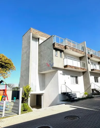 Sobrado de Alto Padrão no Condomínio Saint-Etienne Bairro Uberaba