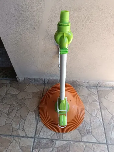 Aspirador de Piscina ( Marca iGUI )