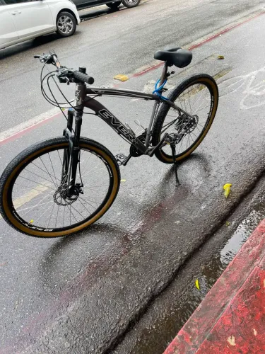 Bicicleta aro 29 ACOMPANHA CADEIRINHA