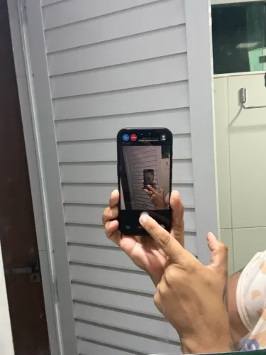 Vende - se um iPhone 16