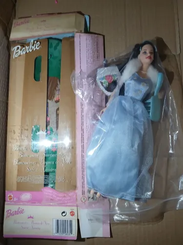 Barbie snow white