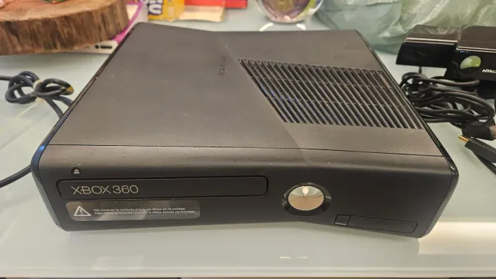 Xbox 360S CONSOLE + KITNET
