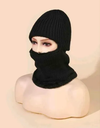 Balaclava / gorro em Tricot forrada TAM U
