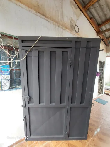 *Portão de ferro recondicionado em ótimo.para área externa da casa ou sítio vendo.