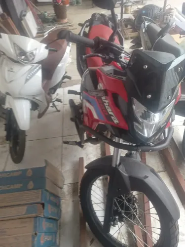 Vendo moto muito nova poucos dias de uso