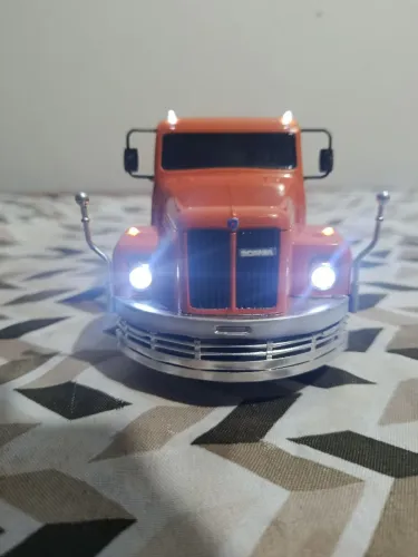 Miniatura caminhão Scania 111