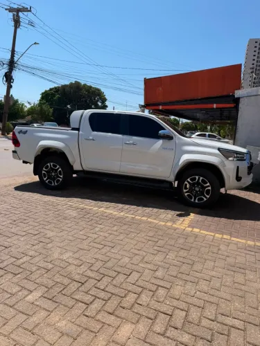 Toyota Hilux CD SRX Plus 4X4 2.8 TDI Die. Aut. 2025