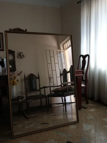Espelho com moldura