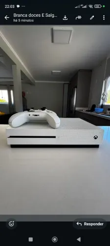 Xbox One S/ 1T + 3 Controles e Carregador por Indução 