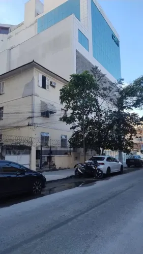 Terreo - Amplo apto de 03 quartos proximo ao Hospital Antonio Pedro - Ao lado do Hospital
