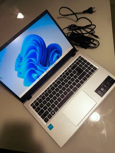 Acer Aspire 3 A315-510P  SSD 256 - Intel Core i3-N305 - 8GB RAM - 
