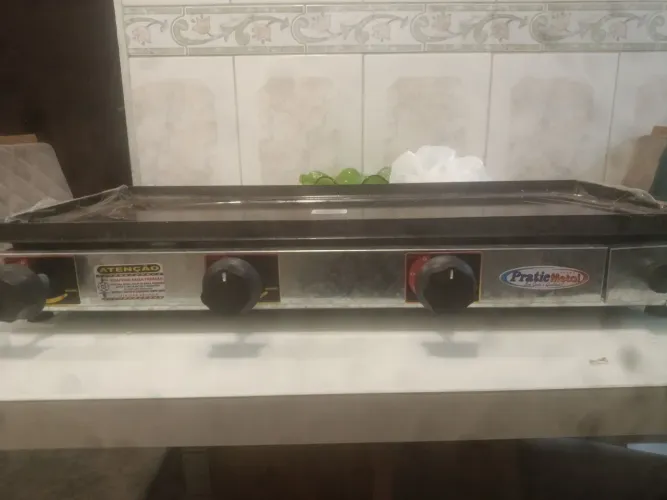 Vende-se kit lanchonete, chapa e fritadeira 