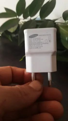 Carregador Samsung original com pouco uso