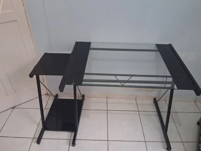 Mesa de estudo . Profundidade 6cm largura 120cm . Altura 7cm