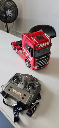 Caminhão Scania Huina 1502