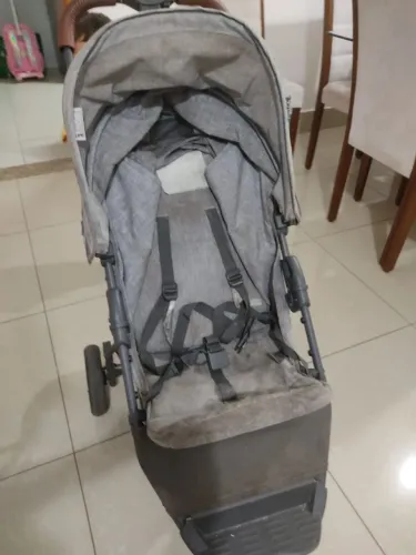 Carrinho de bebê ABC design 