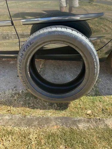 Pneu continental 215/50 Zr17 <br>Praticamente novo