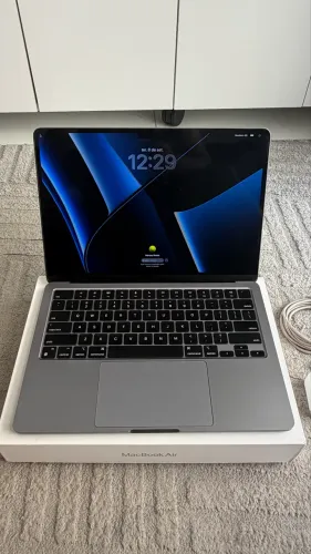 MacBook Air M2 256GB 8GB RAM