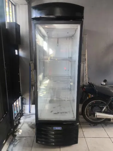 Refrigerador Expositor Vertical