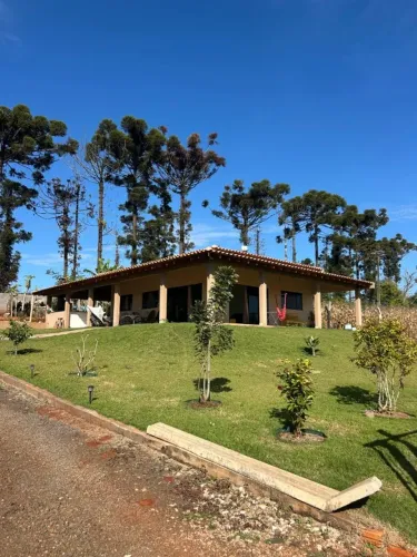 Linda Chácara no Condomínio Portal das Araucárias com 1.000 m2