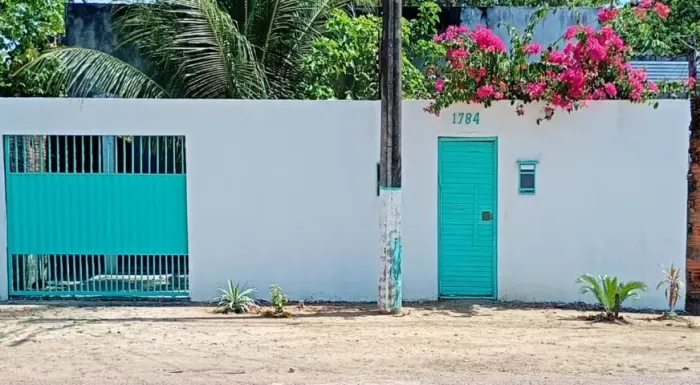 CASA COM 2 SUÍTES À VENDA - BAIRRO NOVO HORIZONTE
