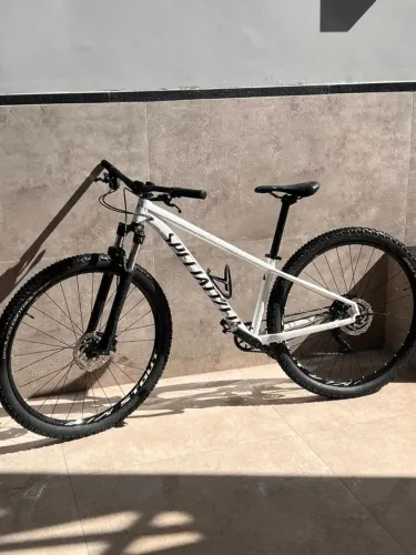 Bicicleta Specialized Rockhopper 2021