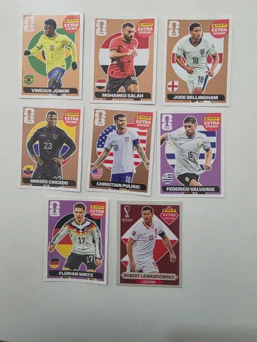 Vinicius Jr e + 7 Figurinhas extra Copa (7 de 2026 e 1 de 2022)