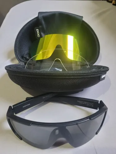 Óculos com 3 lentes novo com caixa