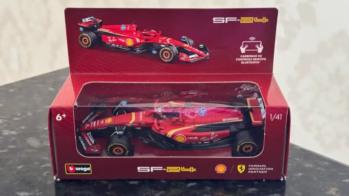 Miniatura Shell Ferrari Sf-24 1:41 - Controle Remoto
