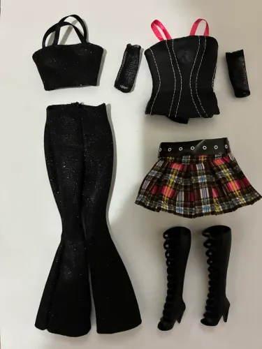 Lote de Roupas Barbie RBD show Mia Roberta e Lupita Rebelde