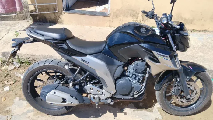Vende fzr 250 ano 22