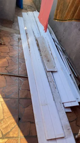 VENDO FORROS PVC E AS FERRAGENS