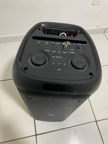 Vende-se caixa de som ( marca tomate )