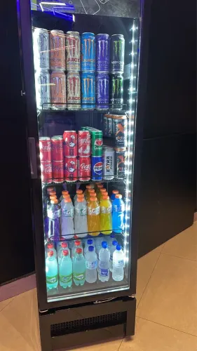 Freezer/Refrigerador Expositor Vertical Metalfrio 