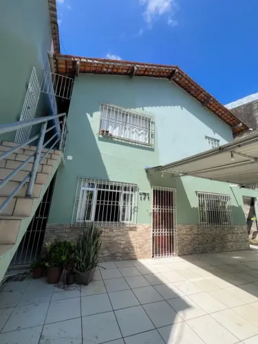 Alugo casa com 120 Mt2 na maracangalha com 3 quartos , sendo 2 suites