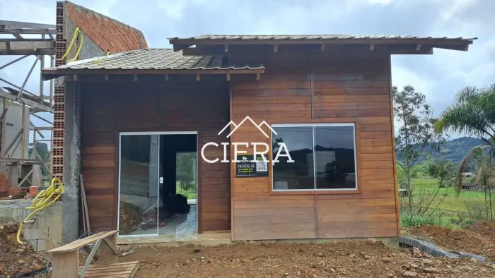Casa Geminada Mista - Venda - 02 dormitórios - 63m2 - Loteamento Don Alberto - Lontras