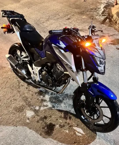 Vendo moto twister Pra sair rápido