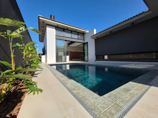Casa à venda no Residencial Cyrela em Bauru-SP com 3 quartos suítes