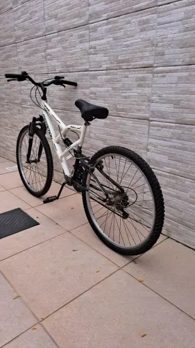 Vendo bicicleta pouco usada