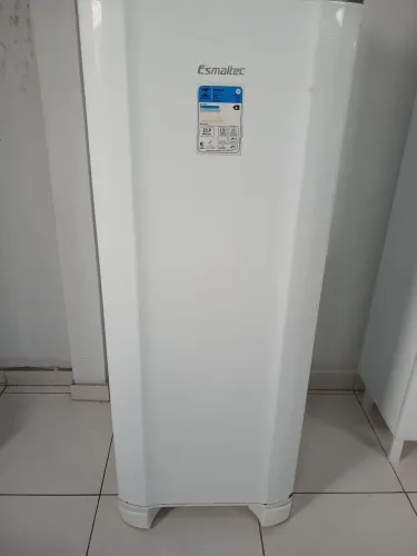 Geladeira esmaltec