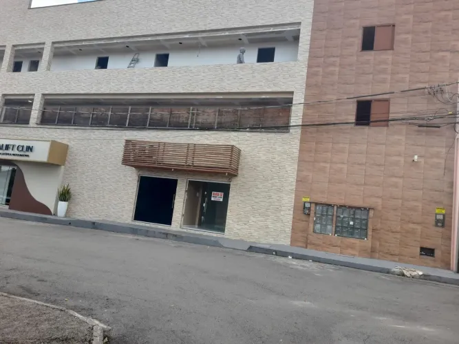 SALA COMERCIAL COM UMA AREA 17,60m2 PROXIMO DA AVENIDA DANIEL DE LA TOUCHE