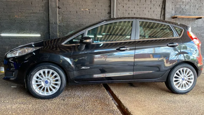 Ford Fiesta Titanium 1.6 16V Flex Mec. 2014
