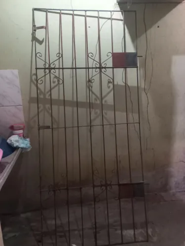 Vendo uma grade de porta 