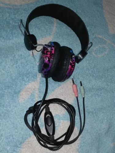 Fone de Ouvido com Microfone e Controle de Volume - Funcionando Perfeitamente
