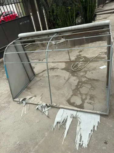 VENDO DUAS ESTRUTURAS DE TOLDOS