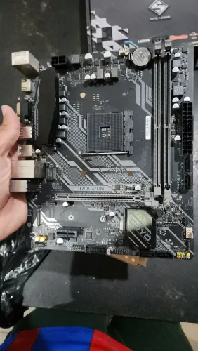 placa mãe Soyo A520m (com defeito)