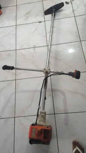 Roçadeira profissional Stihl fs220
