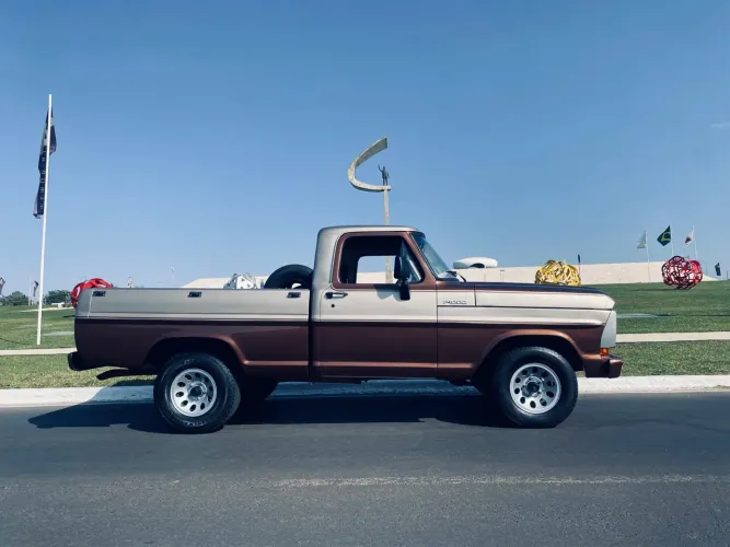 Ford F-1000 S. S. Diesel / S.s. Diesel Turbo 1985